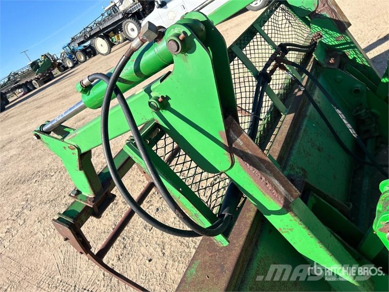 John Deere 7330 Traktoriai