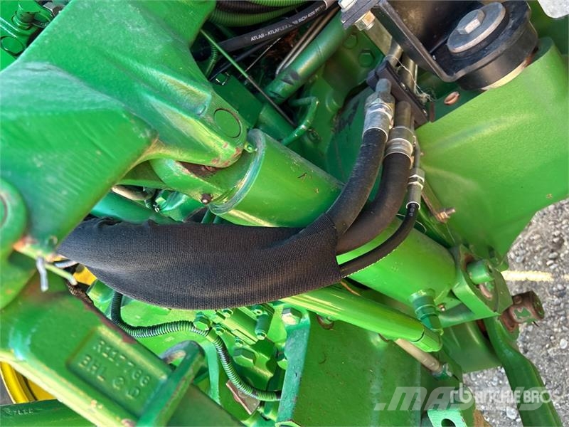 John Deere 7330 Traktoriai