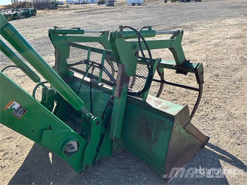 John Deere 7330 Traktoriai