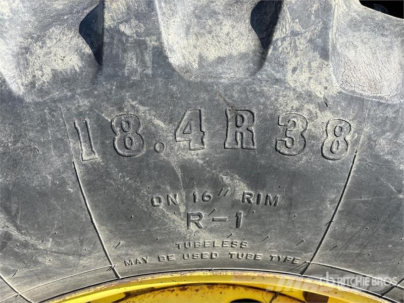 John Deere 7400 4WD Tractor Traktori
