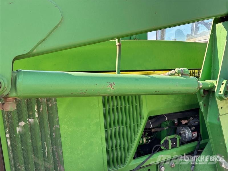 John Deere 7400 4WD Tractor Traktori