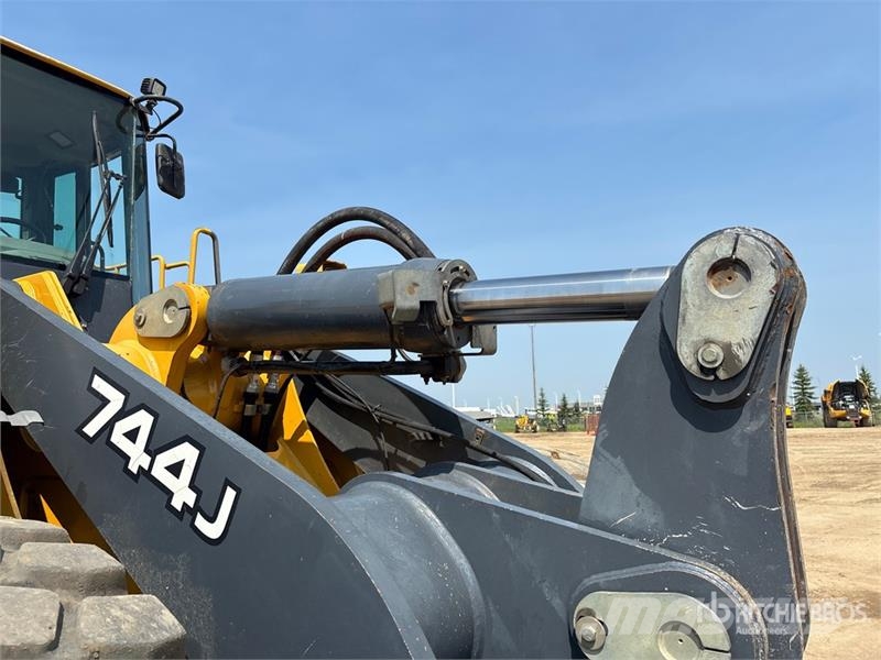 John Deere 744J Cargadoras sobre ruedas