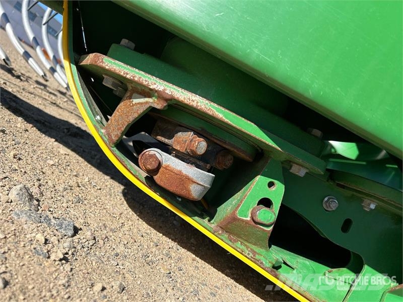 John Deere 745FD 45 ft Hydraflex Draper Combine Header Combine harvester heads