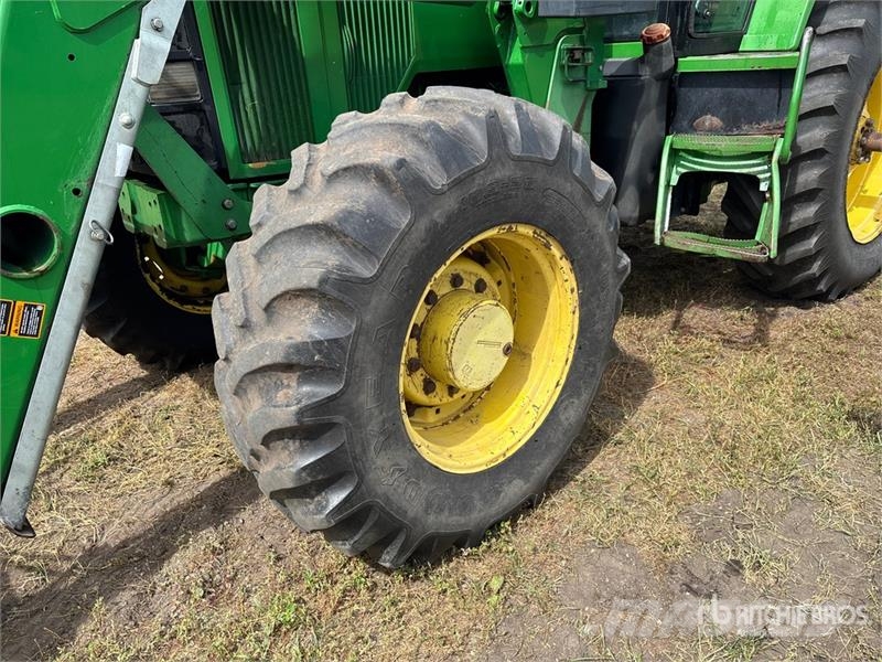 John Deere 7700 4WD Tractor Traktorok