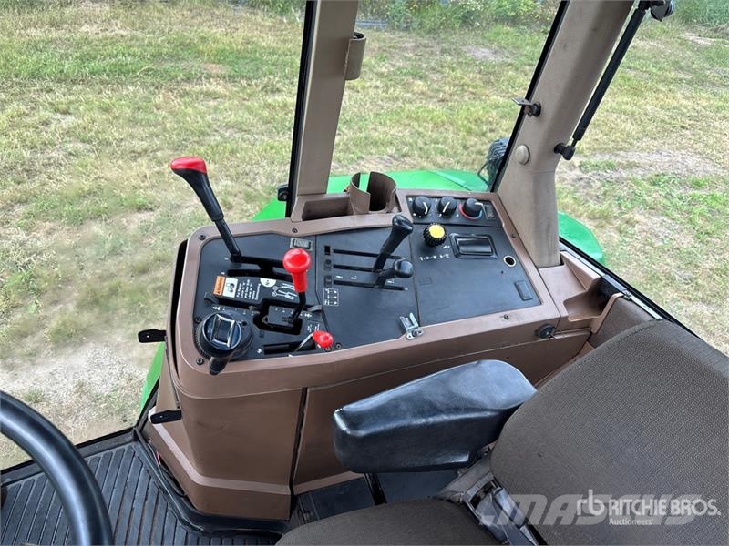 John Deere 7700 4WD Tractor Traktorok