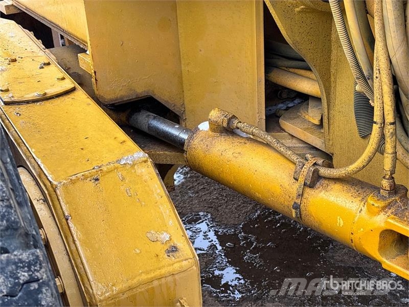 John Deere 772CH معدات تمهيد الطرق