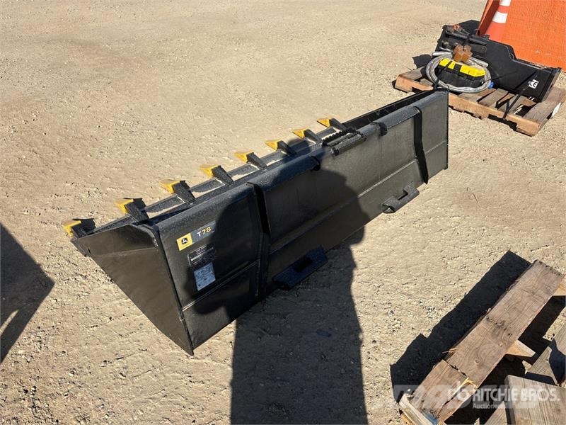 John Deere 78 in Skid Steer Bucket Kauhat
