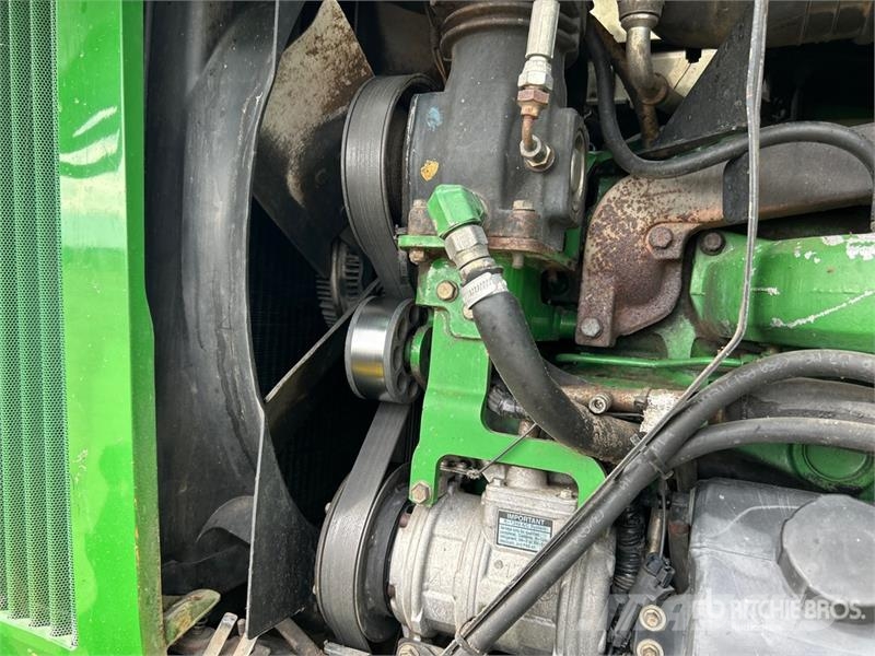 John Deere 7810 Traktori