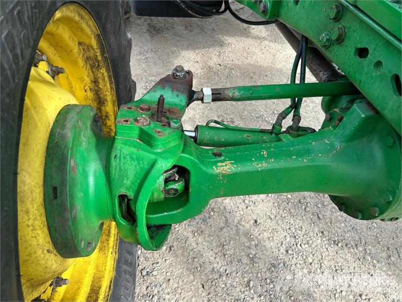 John Deere 7810 Traktori