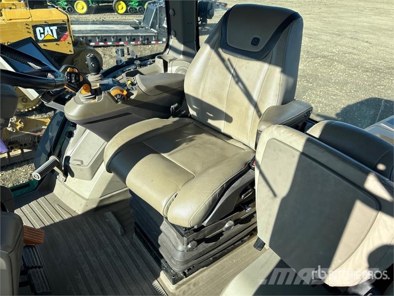 John Deere 7R 330 4WD Tractor 曳引機
