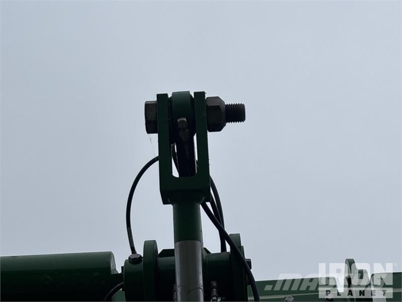 John Deere 800R 70 ft Air Boom 4x2 Floater Self-Propelled Fer Spargiminerale