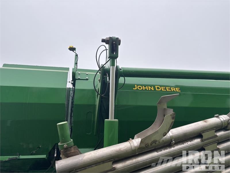 John Deere 800R 70 ft Air Boom 4x2 Floater Self-Propelled Fer Spargiminerale