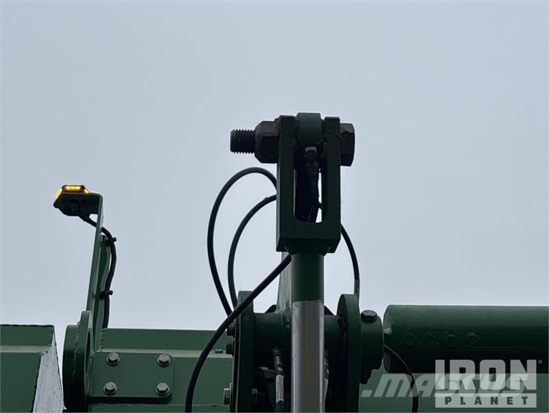 John Deere 800R 70 ft Air Boom 4x2 Floater Self-Propelled Fer Spargiminerale