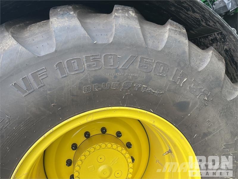 John Deere 800R 70 ft Air Boom 4x2 Floater Self-Propelled Fer Spargiminerale
