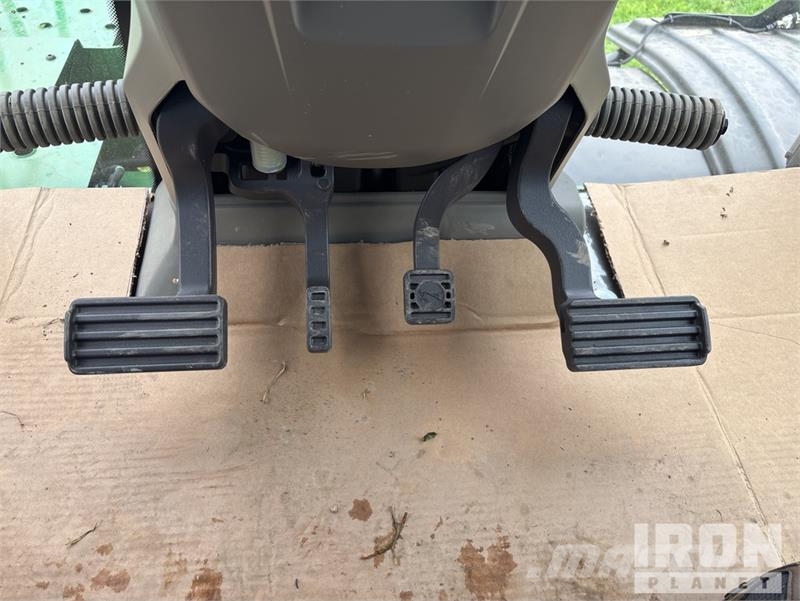 John Deere 800R 70 ft Air Boom 4x2 Floater Self-Propelled Fer Spargiminerale