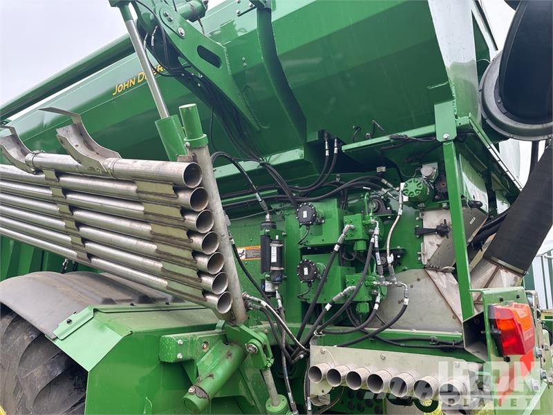 John Deere 800R 70 ft Air Boom 4x2 Floater Self-Propelled Fer Spargiminerale