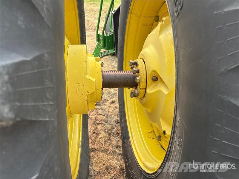 John Deere 8100 2WD Tractor Трактори