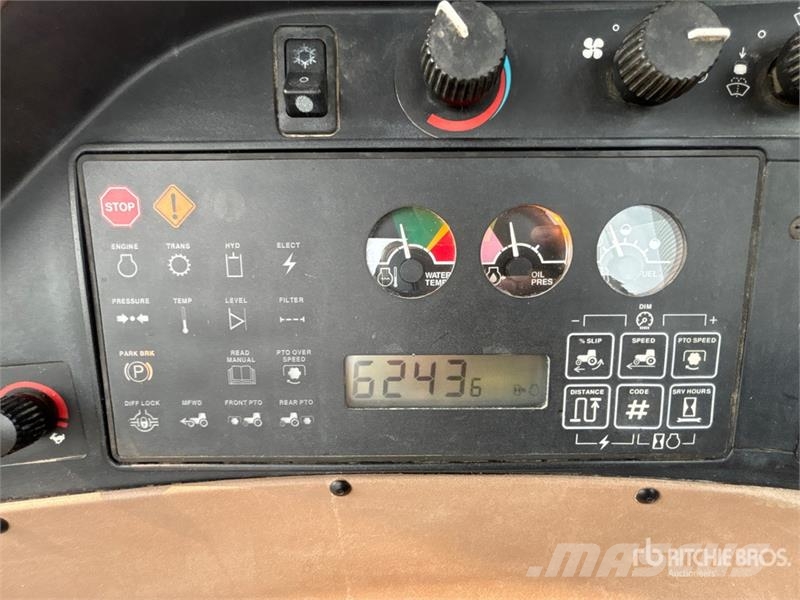 John Deere 8100 2WD Tractor Трактори