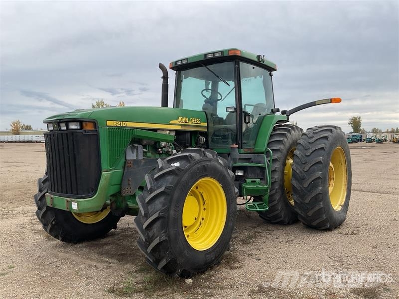 John Deere 8210 4WD Tractor Traktorer