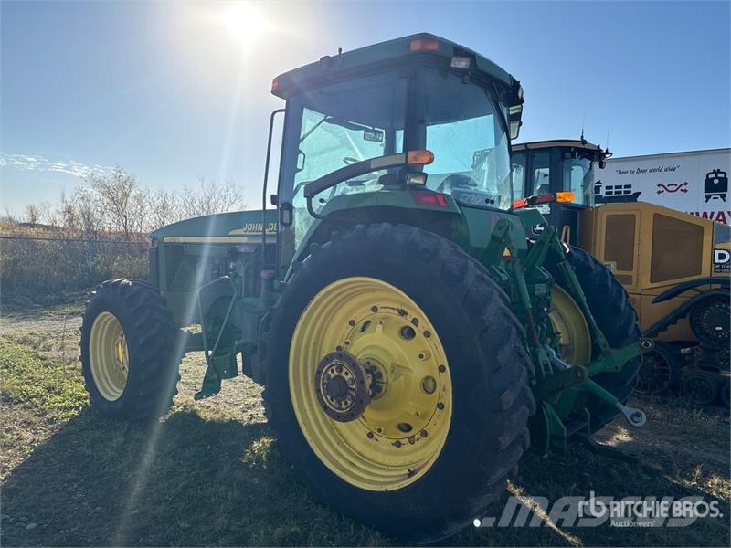 John Deere 8210 4WD Tractor Трактори