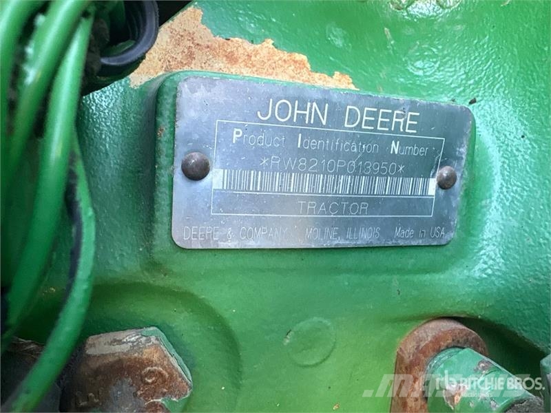 John Deere 8210 4WD Tractor Трактори