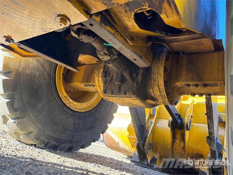 John Deere 824J Kolové nakladače