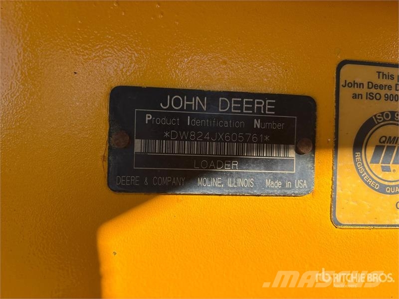 John Deere 824J Kolové nakladače