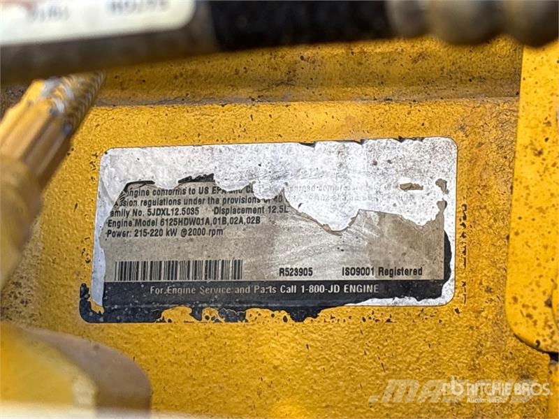 John Deere 824J Kolové nakladače
