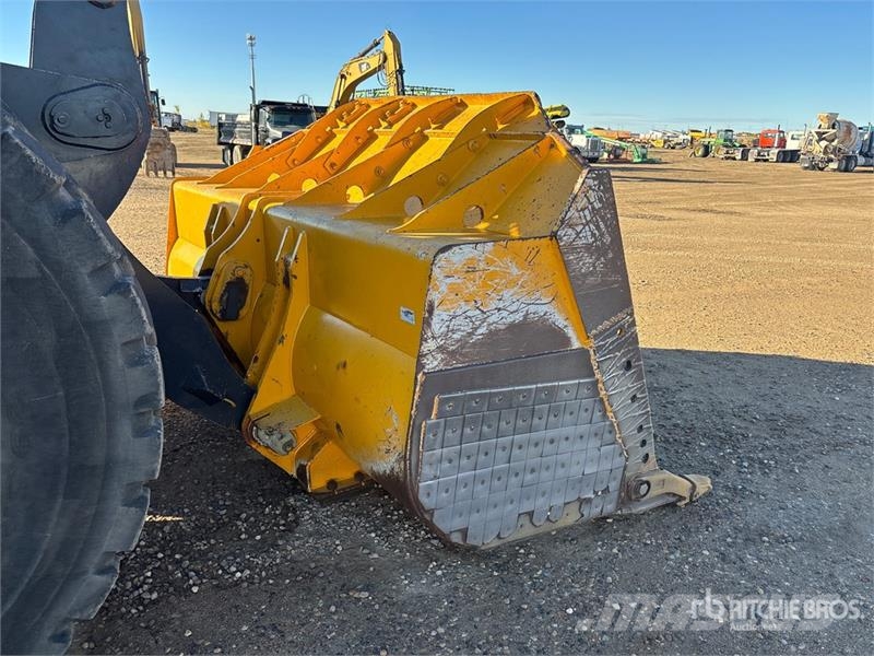 John Deere 824J Kolové nakladače
