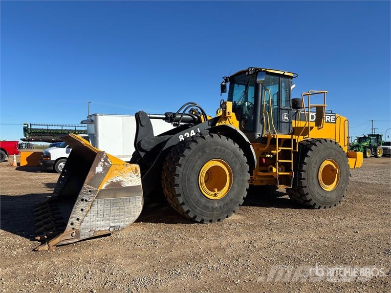 John Deere 824J Kolové nakladače