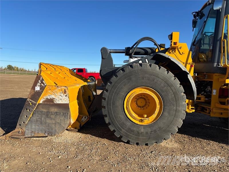 John Deere 824J Kolové nakladače