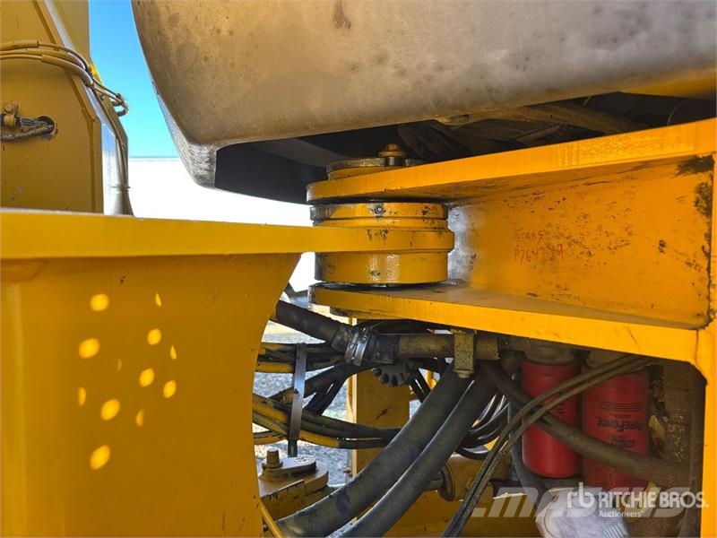 John Deere 824J Kolové nakladače