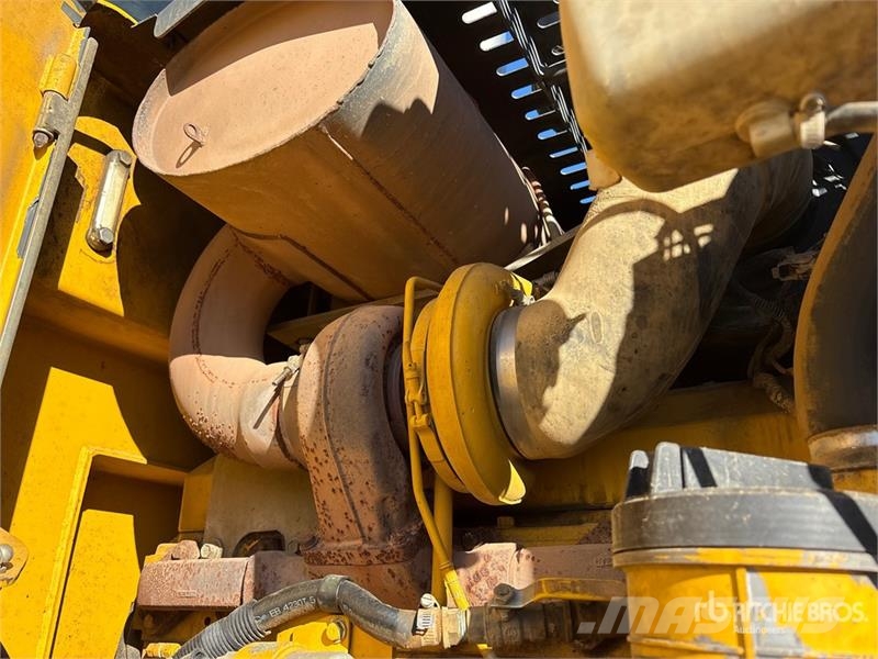 John Deere 824J Kolové nakladače