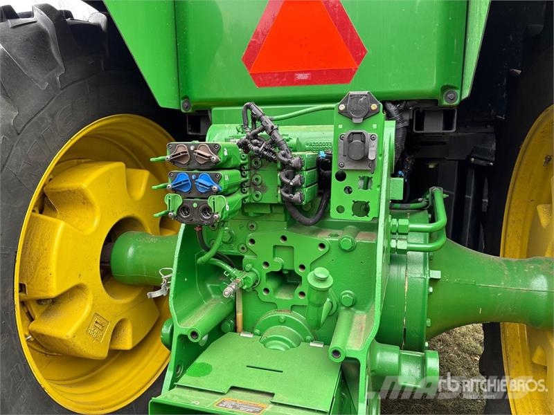 John Deere 8295R 4WD Tractor Трактори