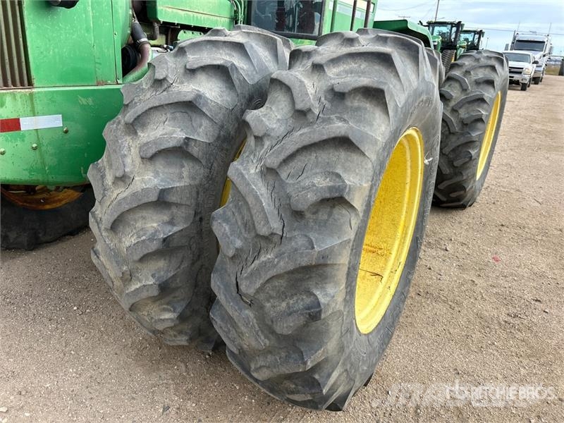John Deere 8430 ماكينات زراعية - غير ذلك