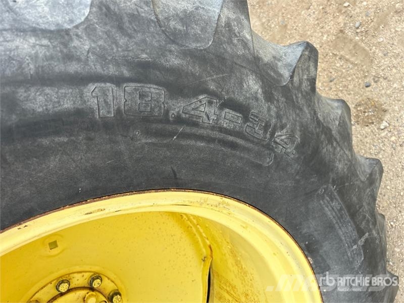 John Deere 8430 ماكينات زراعية - غير ذلك