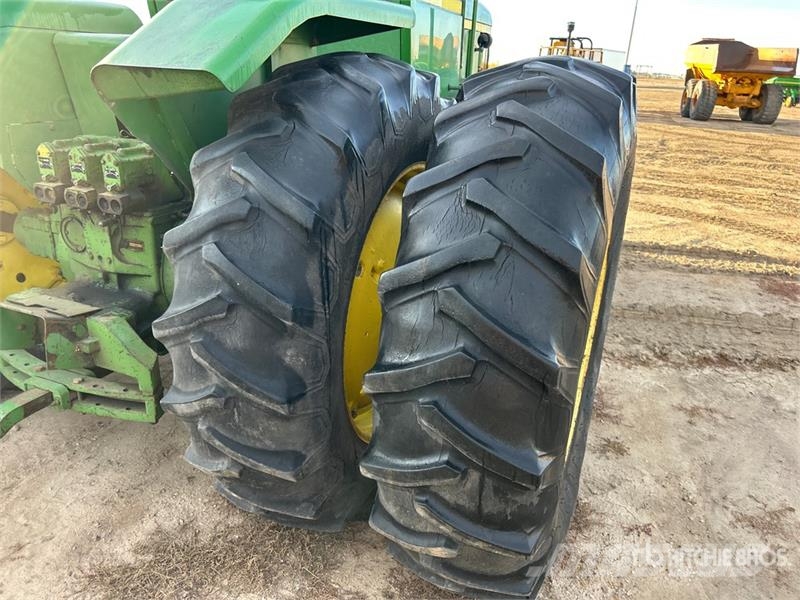 John Deere 8430 ماكينات زراعية - غير ذلك