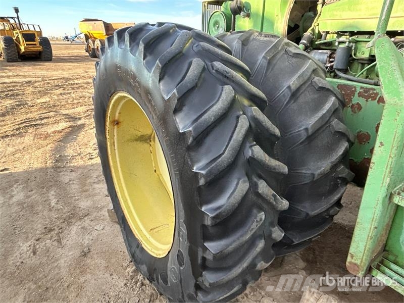 John Deere 8430 ماكينات زراعية - غير ذلك