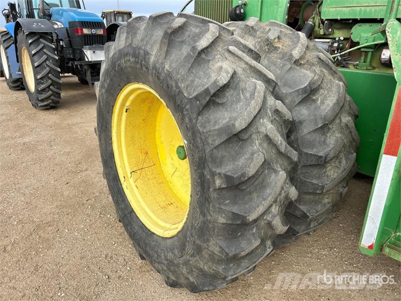 John Deere 8430 ماكينات زراعية - غير ذلك