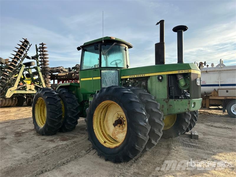 John Deere 8430 ماكينات زراعية - غير ذلك