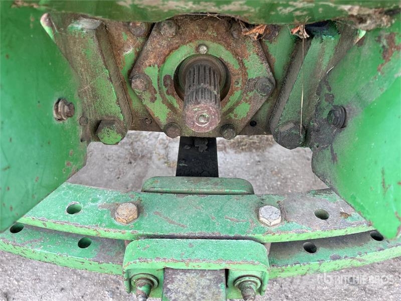 John Deere 8430 ماكينات زراعية - غير ذلك