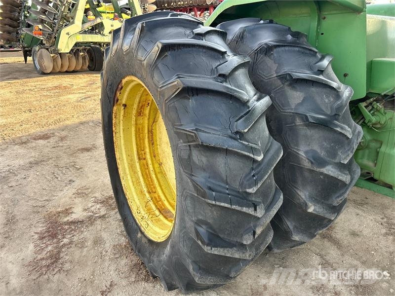 John Deere 8430 ماكينات زراعية - غير ذلك