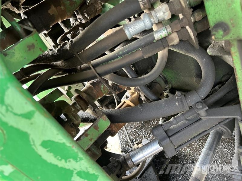 John Deere 8430 ماكينات زراعية - غير ذلك