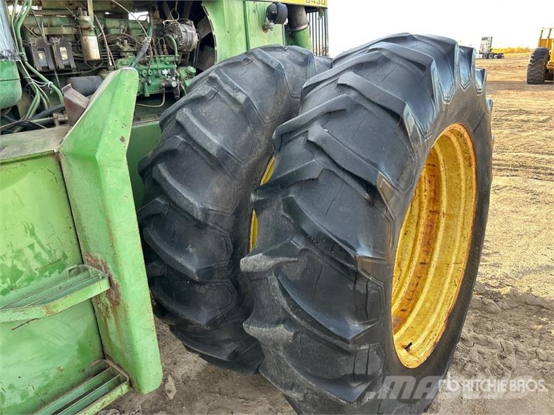 John Deere 8430 ماكينات زراعية - غير ذلك