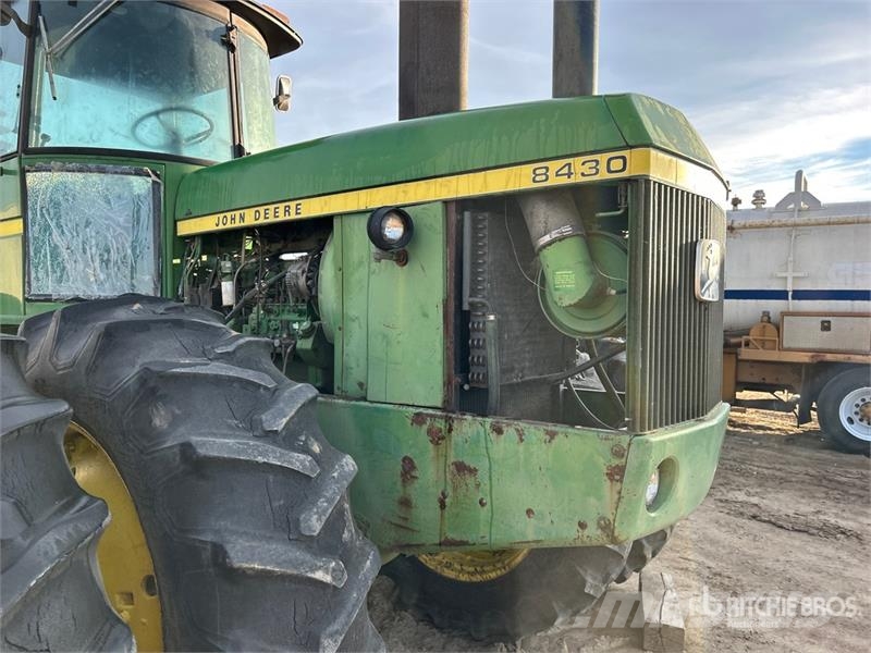 John Deere 8430 ماكينات زراعية - غير ذلك