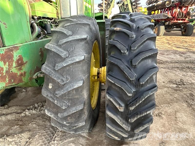 John Deere 8430 ماكينات زراعية - غير ذلك
