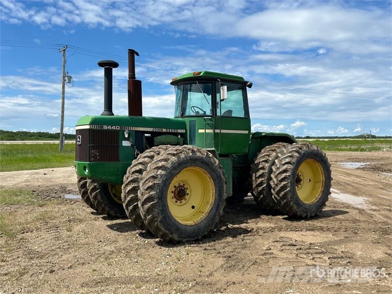 John Deere 8440 Farm machinery