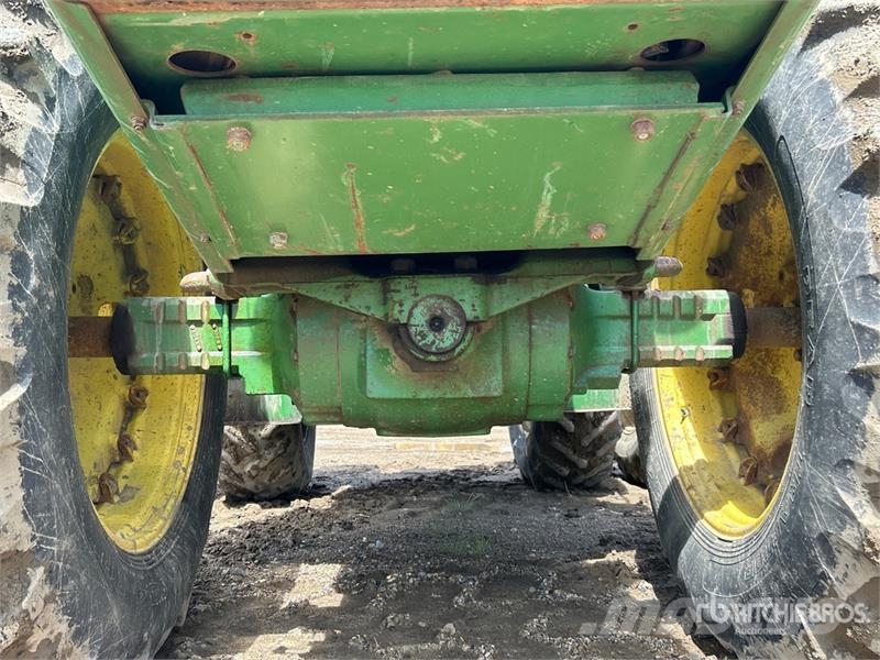 John Deere 8440 Farm machinery