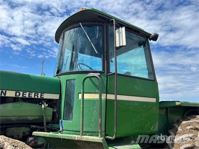 John Deere 8440 Farm machinery