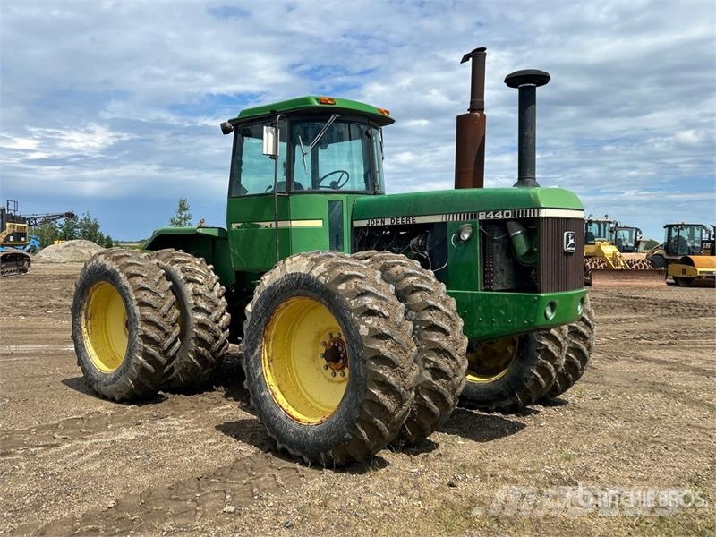 John Deere 8440 Farm machinery